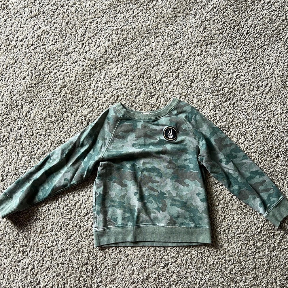 Feather 4 arrow boys camo crew neck